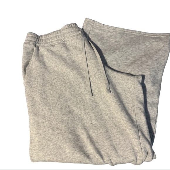Hollister Light Gray Fleece Sweatpants | Good Used Condition - Picture 5 of 8